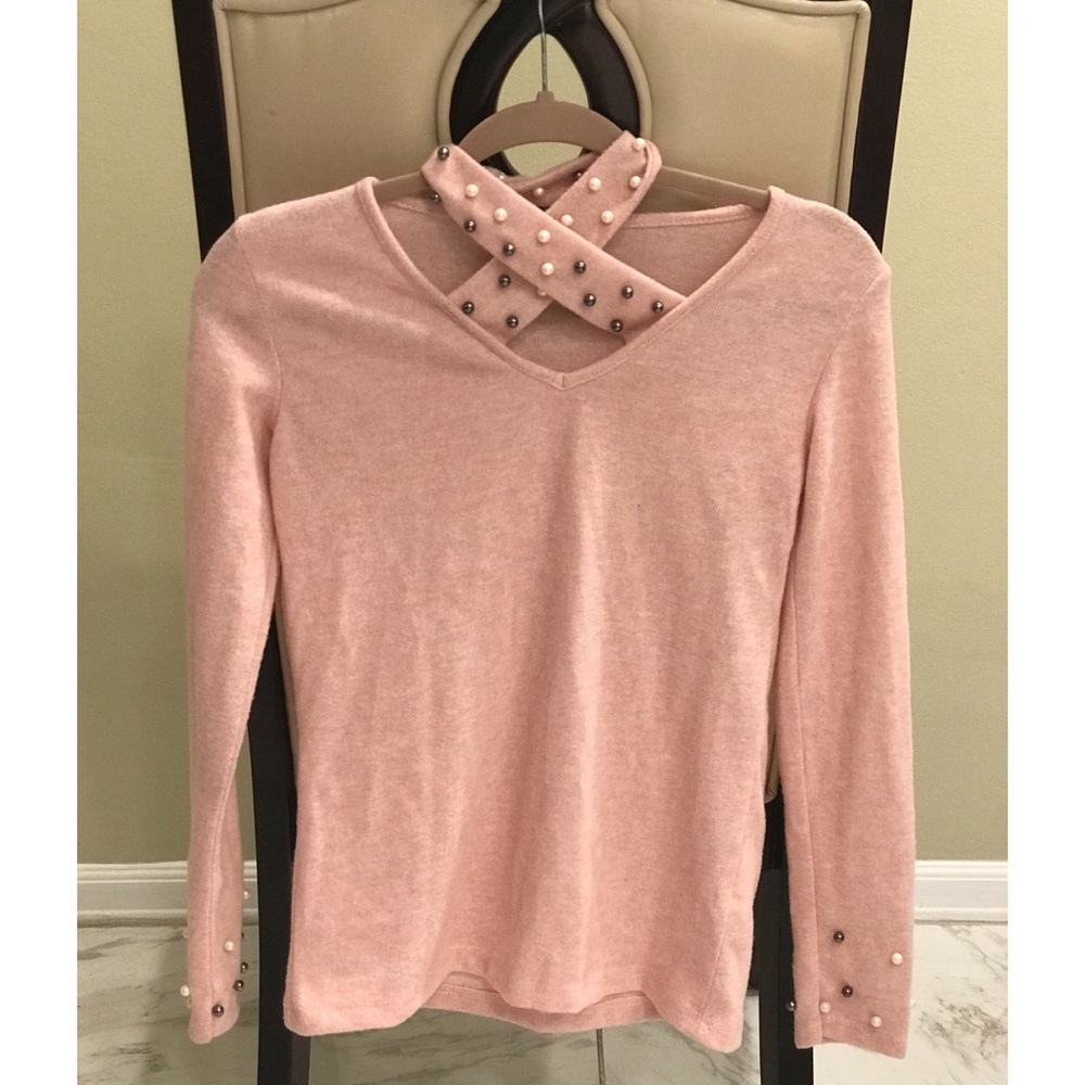 Adorable ties around the neck embellished top